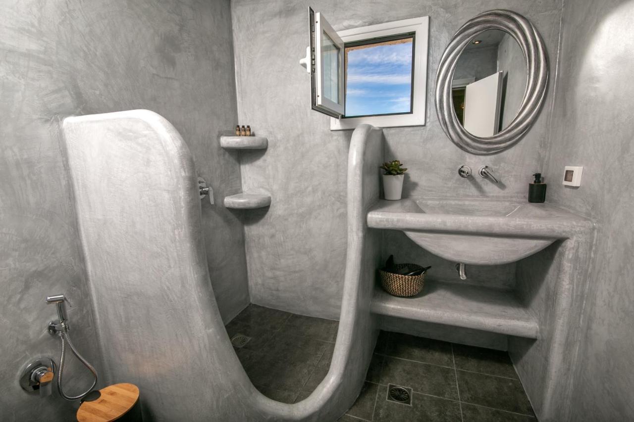 Sensia Luxury Studio With Hot Tub Oía Zewnętrze zdjęcie