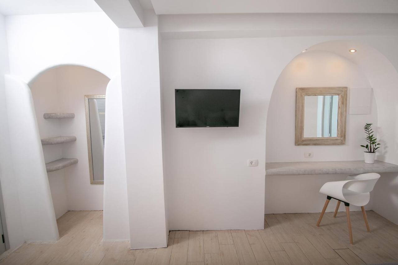 Sensia Luxury Studio With Hot Tub Oía Zewnętrze zdjęcie