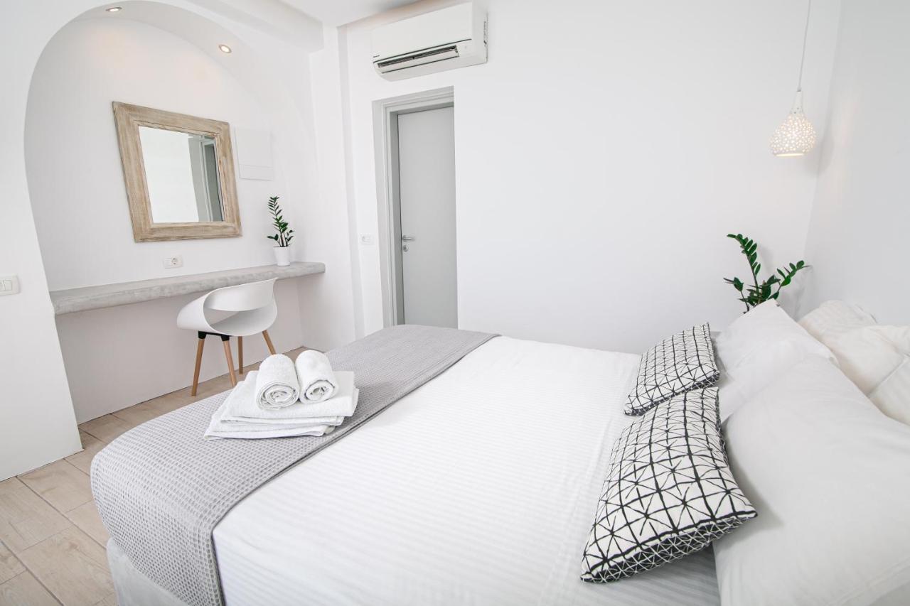Sensia Luxury Studio With Hot Tub Oía Zewnętrze zdjęcie