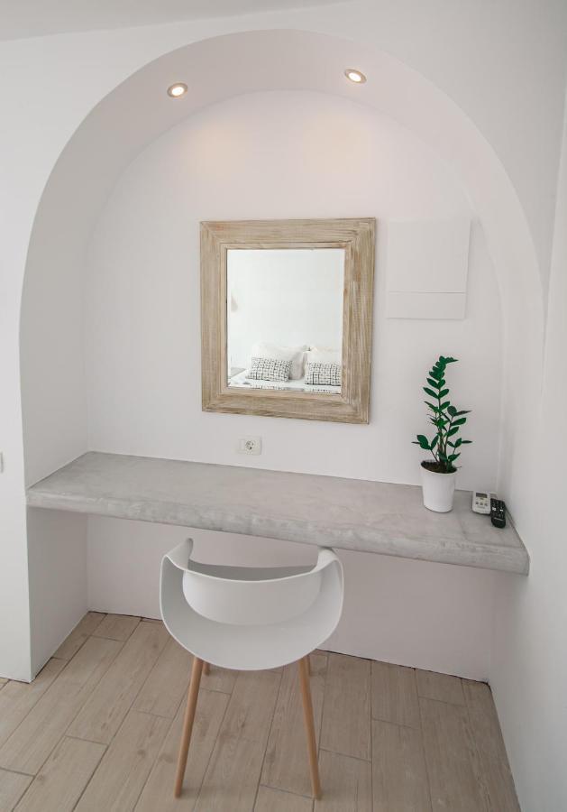 Sensia Luxury Studio With Hot Tub Oía Zewnętrze zdjęcie