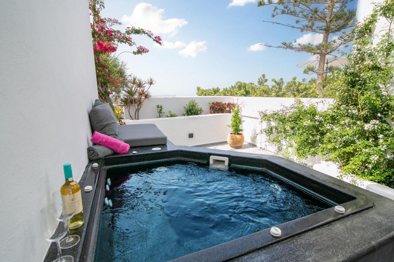 Sensia Luxury Studio With Hot Tub Oía Zewnętrze zdjęcie